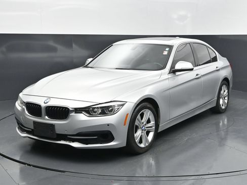 Used 2017 BMW 330i Sedan RWD image 1