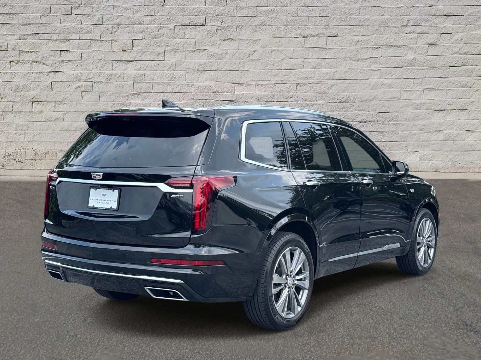 Certified 2024 Cadillac XT6 Premium Luxury w/ Technology Package FWD image 5