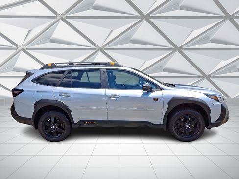 Used 2022 Subaru Outback Wilderness image 12