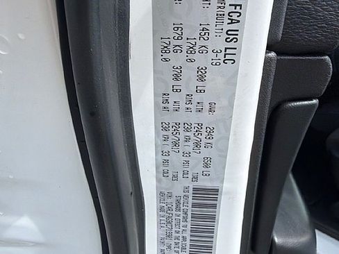 Used 2019 Jeep Grand Cherokee Laredo AWD/4WD image 30
