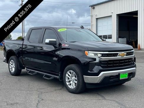 Used 2022 Chevrolet Silverado 1500 LT w/ Z71 Off-Road Package AWD/4WD image 3