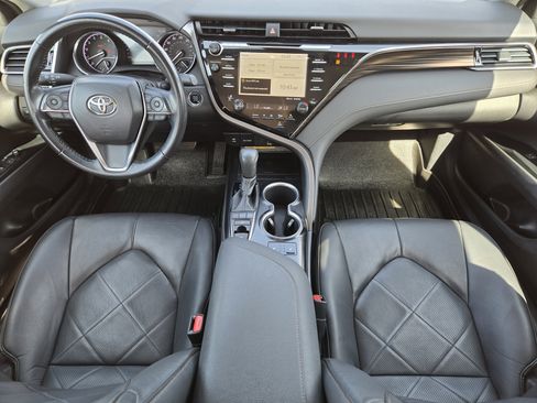 Used 2019 Toyota Camry XLE image 29