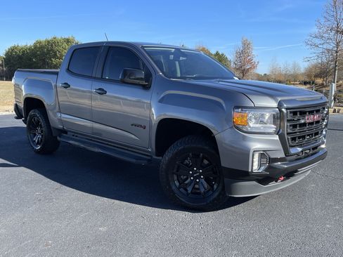 Used 2022 GMC Canyon AT4 image 2