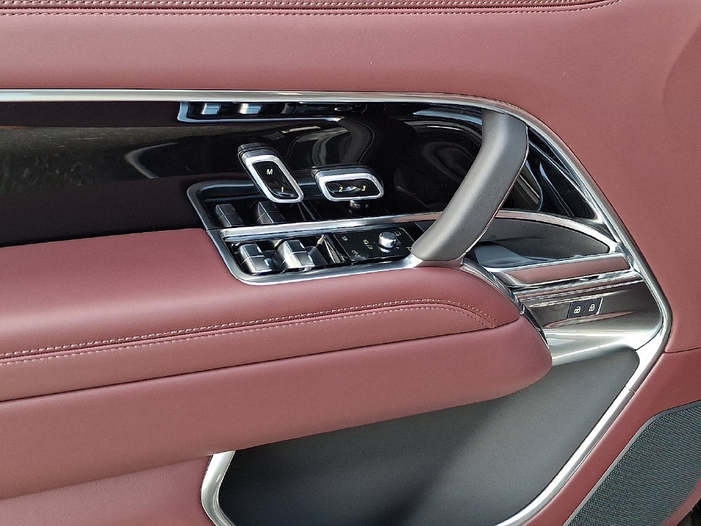 New 2026 Land Rover Range Rover SE AWD/4WD image 8