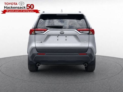 Used 2021 Toyota RAV4 LE w/ Carpet Mat Package (TMS) AWD/4WD image 39