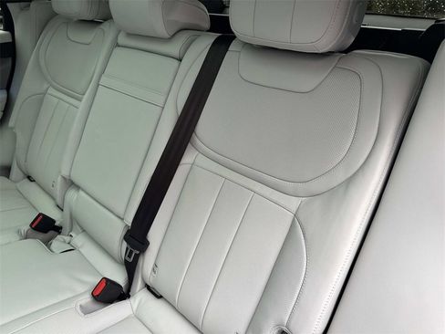 Used 2023 Land Rover Range Rover Sport SE image 15
