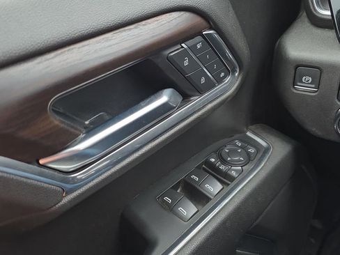 Used 2025 GMC Sierra 3500 SLT image 11