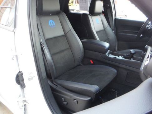 Used 2022 Dodge Durango R/T w/ Tow 'N Go Package AWD/4WD image 28