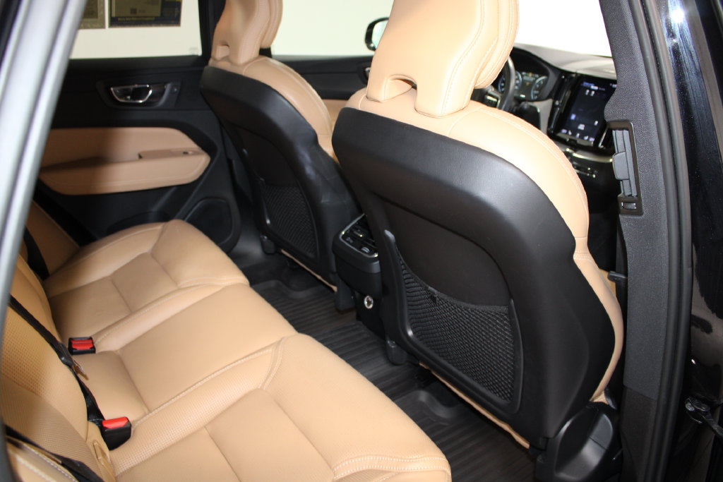 Used 2020 Volvo XC60 T6 Inscription AWD/4WD image 32