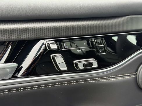 New 2026 Jeep Grand Wagoneer Summit w/ Premium Group III AWD/4WD image 23