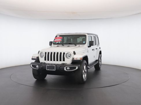 Certified 2021 Jeep Wrangler Unlimited Sahara w/ Cold Weather Group image 36