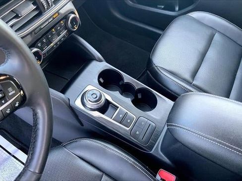 Used 2022 Ford Escape SEL image 16