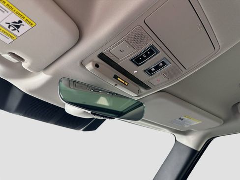 Certified 2022 Land Rover Defender 110 SE image 22