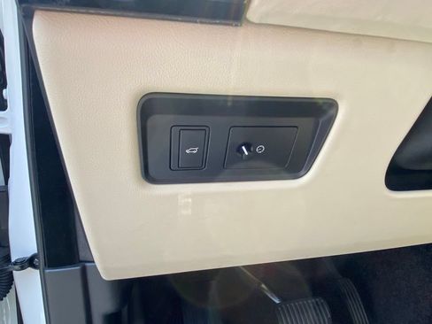 Used 2018 Land Rover Range Rover HSE AWD/4WD image 12