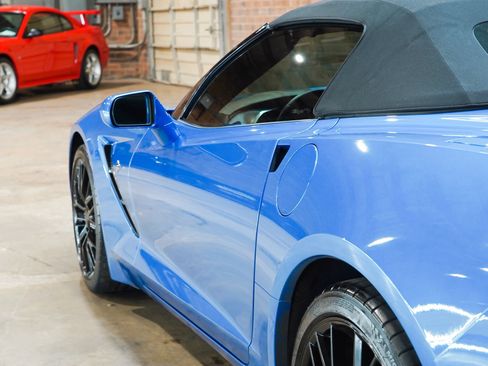 Used 2014 Chevrolet Corvette Stingray Convertible w/ 3LT Preferred Equipment Group RWD image 21