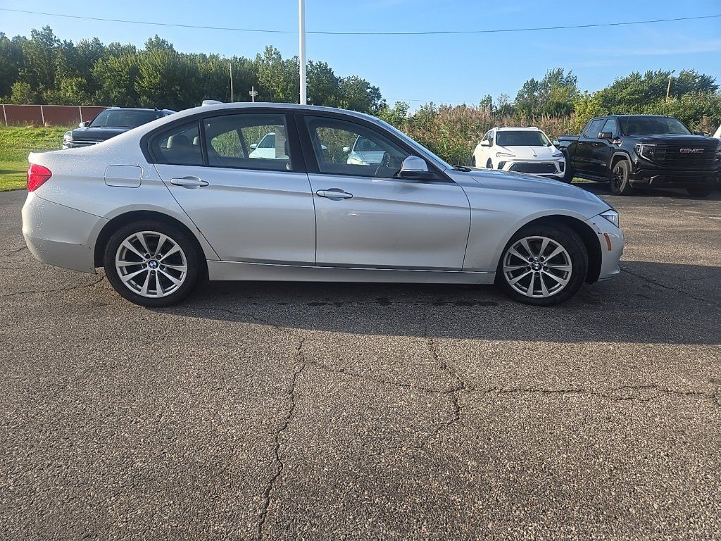 Used 2016 BMW 320i xDrive Sedan AWD/4WD image 6