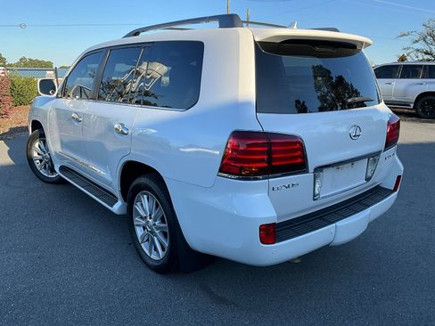 Used 2010 Lexus LX 570 4WD image 6