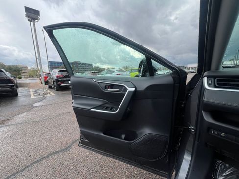 Used 2025 Toyota RAV4 XLE image 20