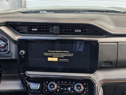 Used 2024 GMC Sierra 1500 AT4 AWD/4WD image 18