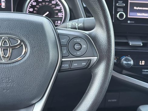 Used 2022 Toyota Camry LE image 13