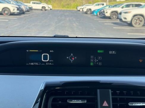 Used 2016 Toyota Prius Three Touring image 18