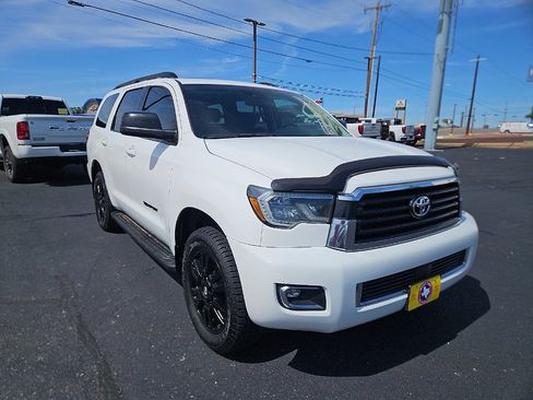Used 2019 Toyota Sequoia TRD Sport w/ TRD Sport Premium Package image 7