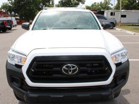 Used 2022 Toyota Tacoma SR RWD image 2