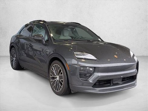 Used 2024 Porsche Macan 4 Electric image 3