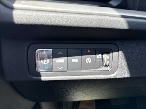 Certified 2025 Chevrolet Traverse LT AWD/4WD image 36