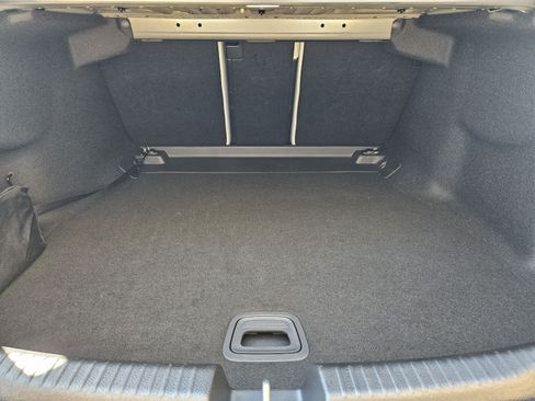 Used 2025 Mercedes-Benz C 300 Sedan image 28