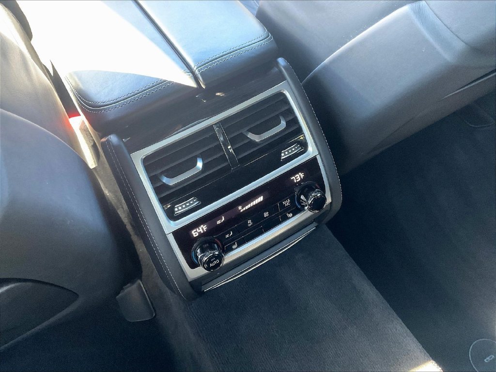 Used 2019 BMW 750i xDrive w/ Executive Package AWD/4WD image 10