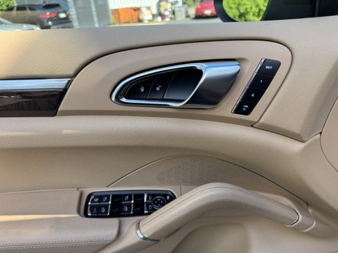 Used 2013 Porsche Cayenne S AWD/4WD image 22