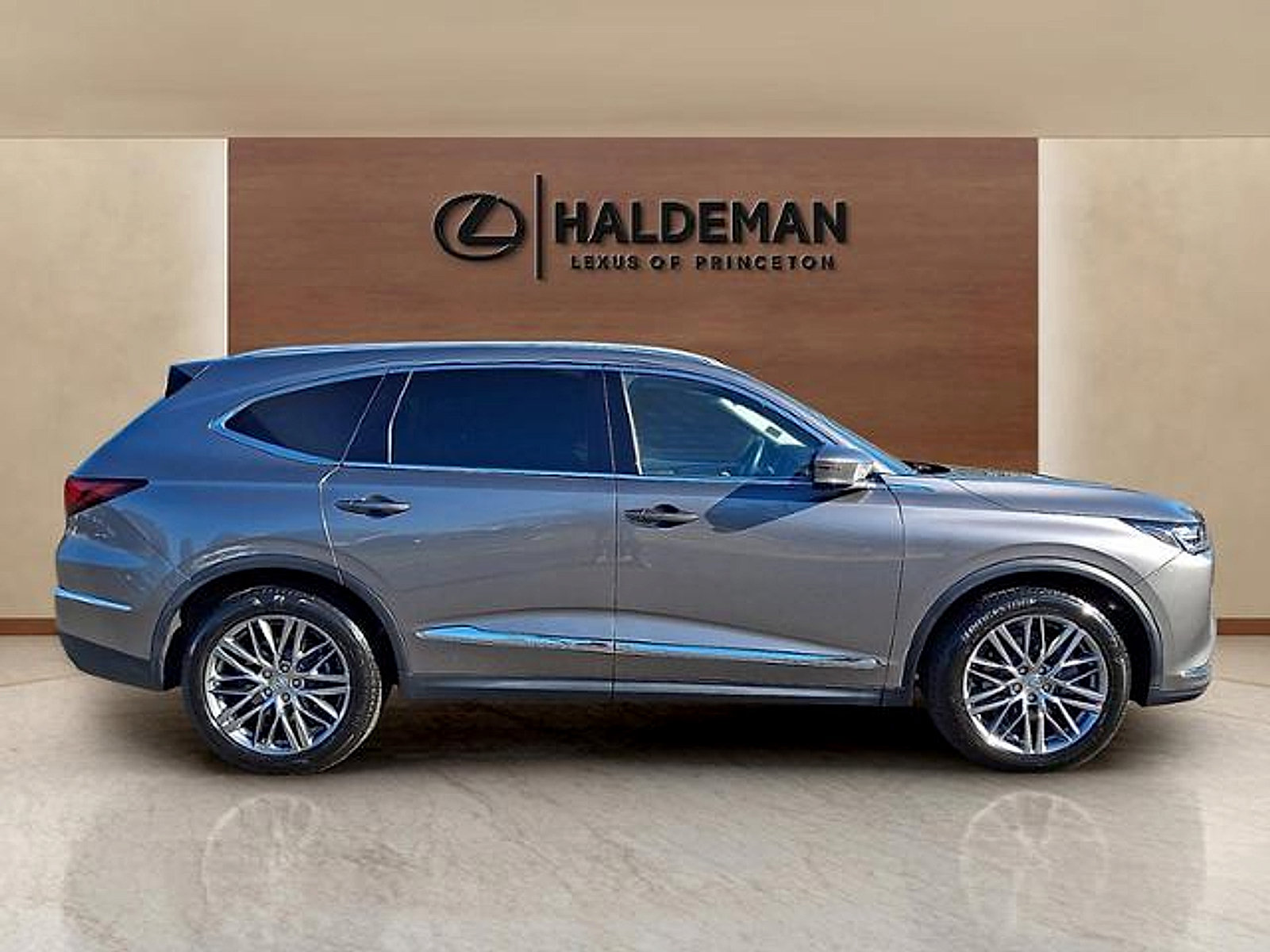 Used 2023 Acura MDX w/ Advance Package AWD/4WD image 7