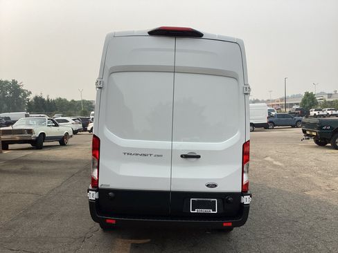 Used 2024 Ford Transit 250 148 High Roof RWD image 3
