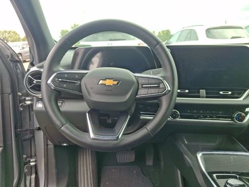 Used 2026 Chevrolet Equinox LT AWD/4WD image 11