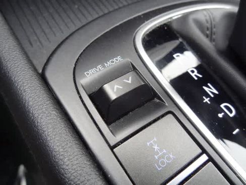 Used 2024 Hyundai Kona SEL AWD/4WD image 28