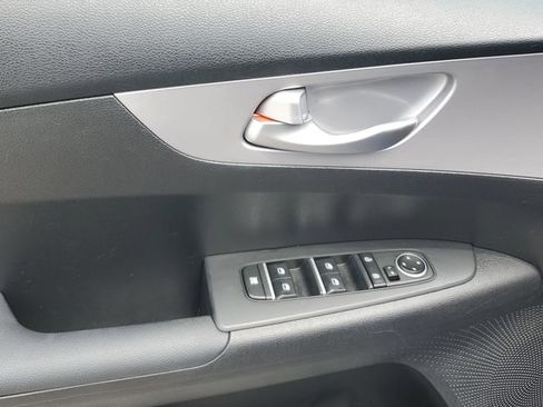 Certified 2023 Kia Forte LXS FWD image 17