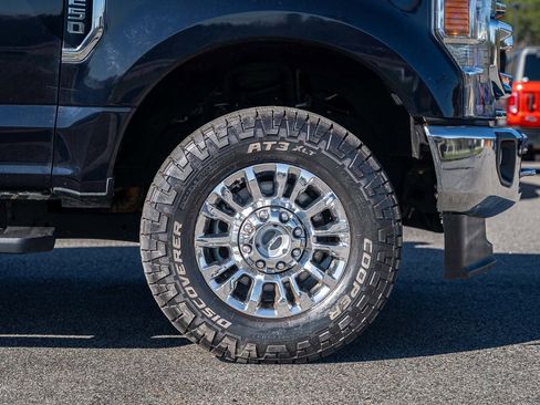 Certified 2021 Ford F250 XLT w/ XLT Premium Package image 9