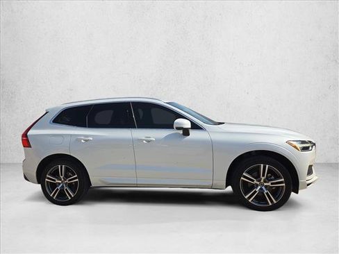 Used 2020 Volvo XC60 T5 Momentum w/ Protection Package Premier FWD image 4