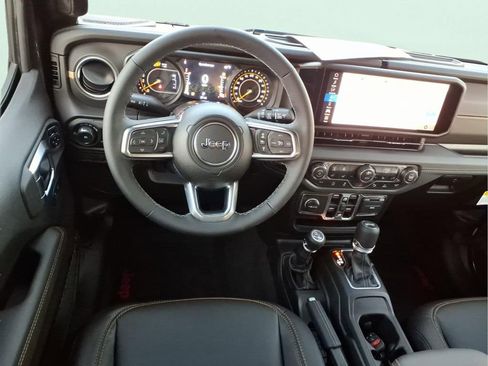 New 2026 Jeep Wrangler Unlimited Sahara AWD/4WD image 13