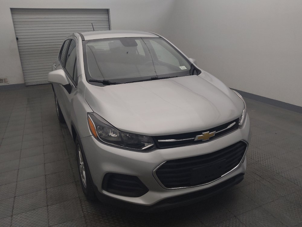 Used 2020 Chevrolet Trax LS FWD image 14
