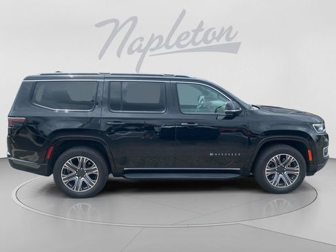 Used 2024 Jeep Wagoneer Series II w/ Flexible Seating Group AWD/4WD image 7