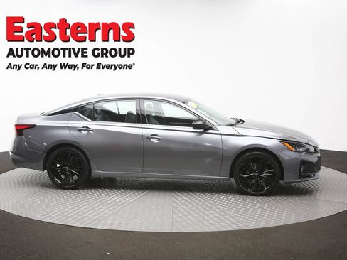 Used 2023 Nissan Altima 2.5 SR FWD image 45