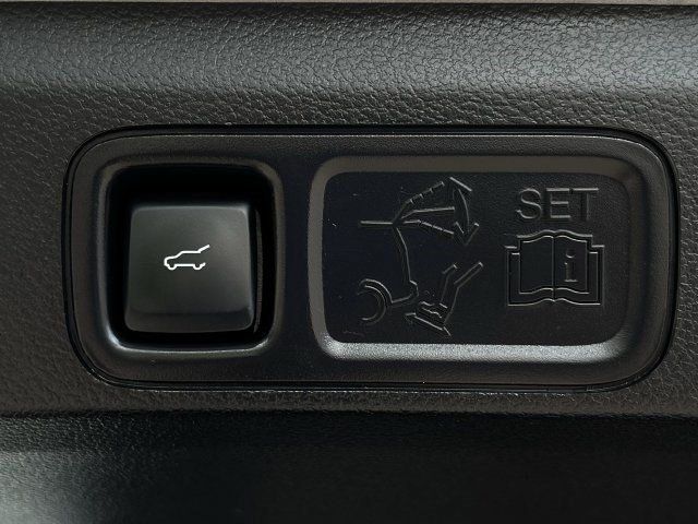 Used 2019 Ford Expedition Limited w/ Equipment Group 301A RWD image 27