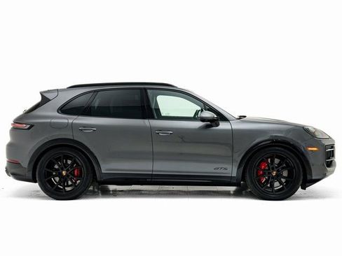 New 2026 Porsche Cayenne GTS image 35