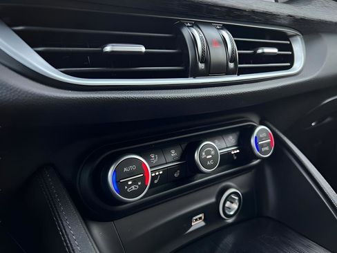 Used 2023 Alfa Romeo Stelvio Sprint image 55