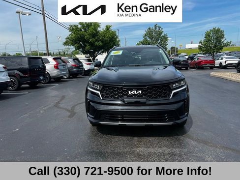 Certified 2023 Kia Sorento S FWD image 4