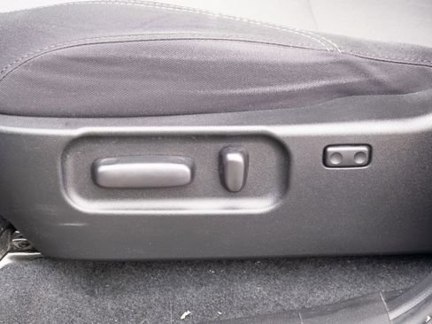 Used 2020 Toyota Tacoma TRD Sport image 11