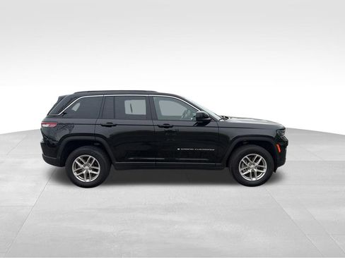 Certified 2025 Jeep Grand Cherokee Laredo X w/ Luxury Tech Group I AWD/4WD image 7