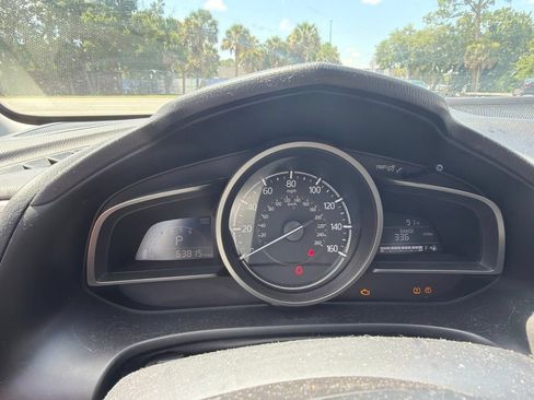 Used 2018 MAZDA MAZDA3 Touring FWD image 7